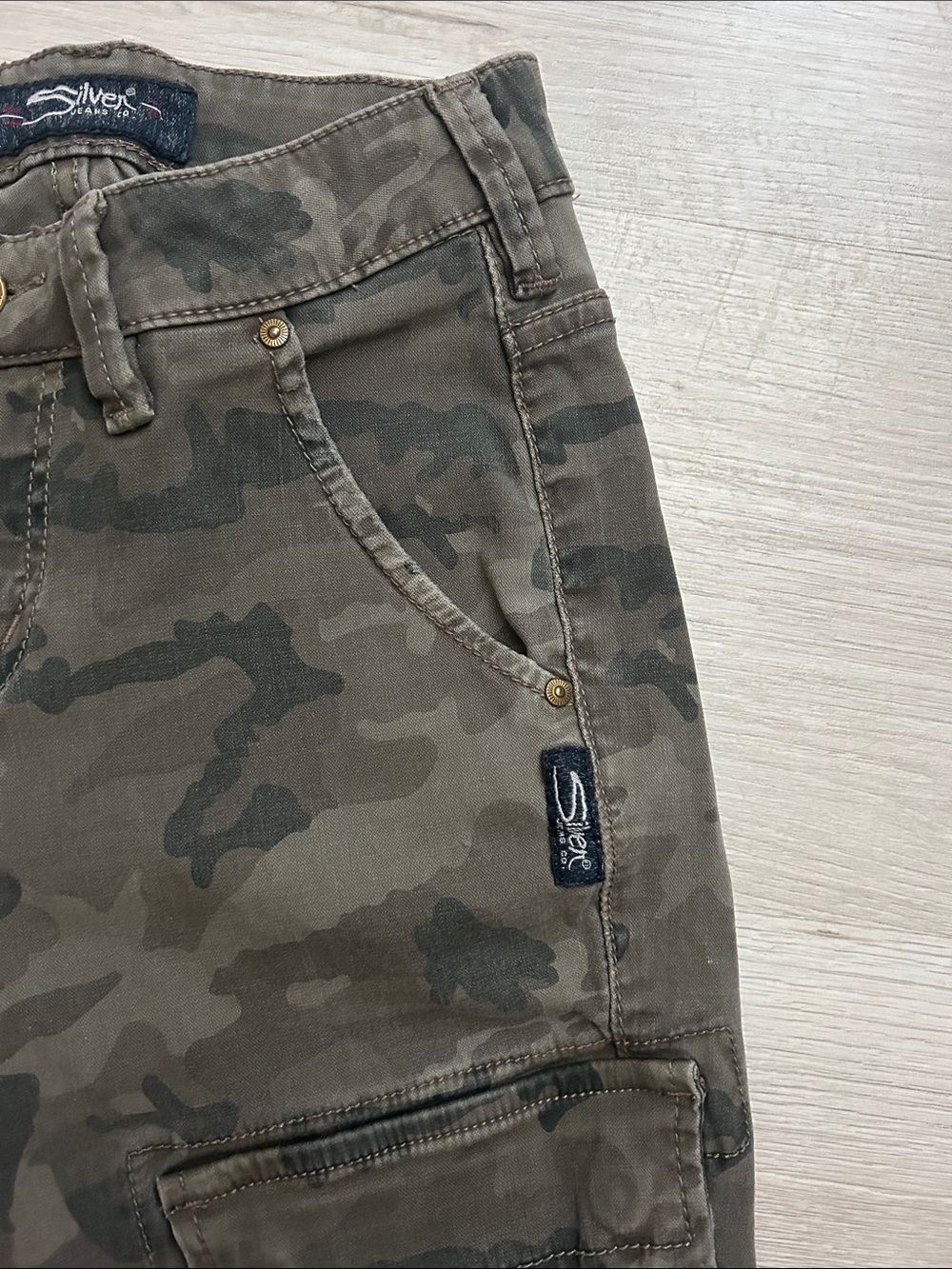 Silver Jeans Olive Camo Cargo Pants - Picture 5 of 8